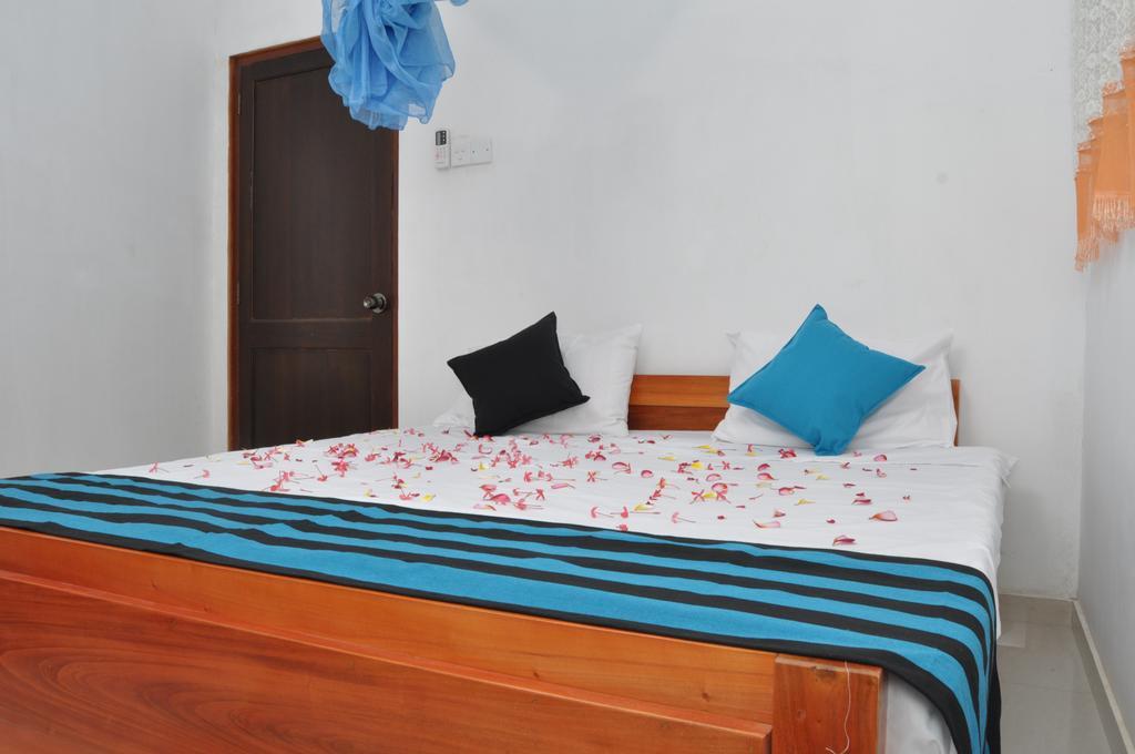 TMS Beach House Negombo Exterior foto