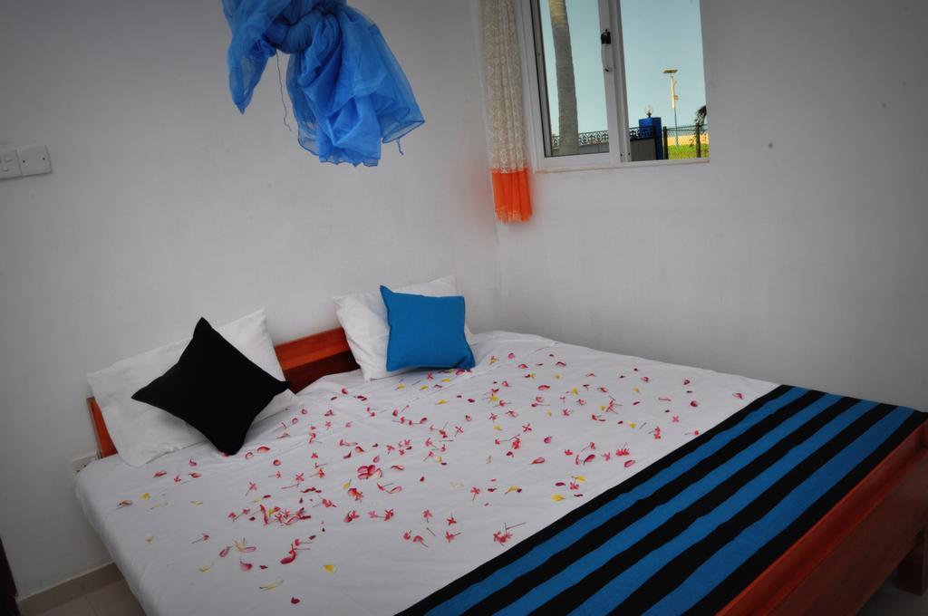 TMS Beach House Negombo Exterior foto